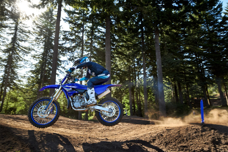 Yamaha-YZ250-2025-accion10