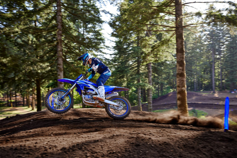 Yamaha-YZ450F-2025-accion18