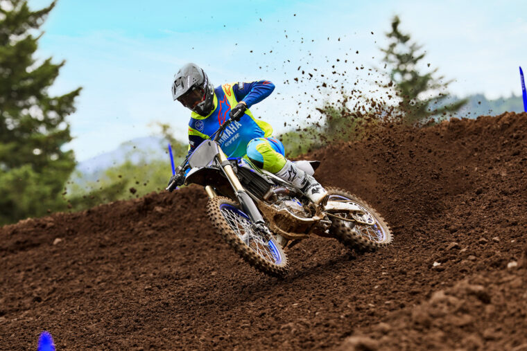 Yamaha-YZ450F-Monster-Energy-2025-accion20