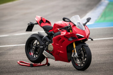 ducati panigale v4 2025 historia superbike 2