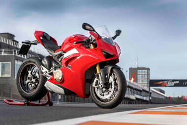 ducati panigale v4 2025 historia superbike 9