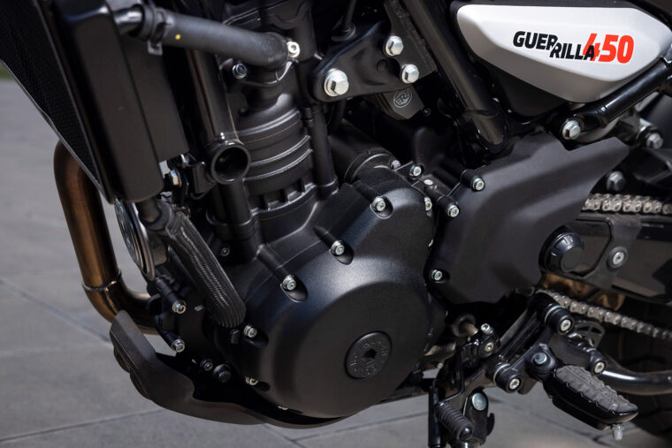 royal-enfield-guerrilla-450-2024-detalles - 1