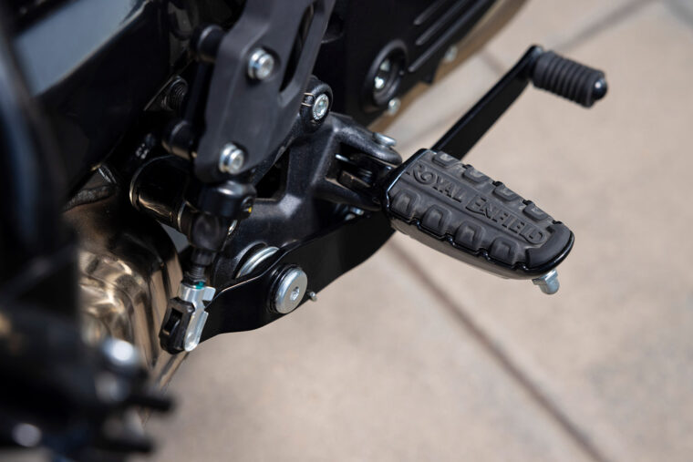 royal-enfield-guerrilla-450-2024-detalles - 10