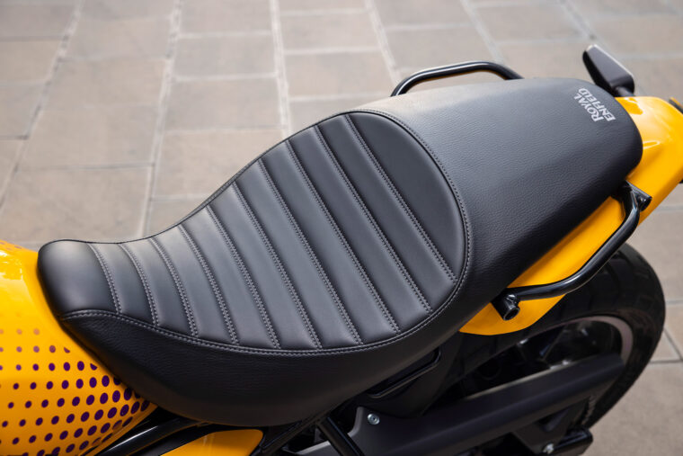 royal-enfield-guerrilla-450-2024-detalles - 14