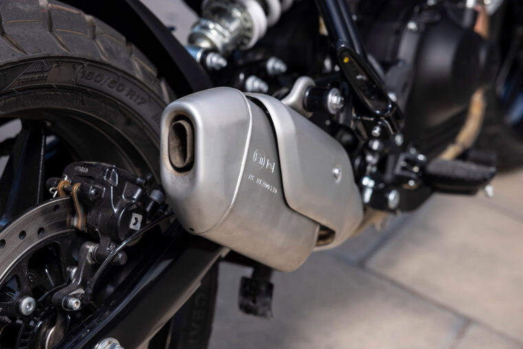 royal-enfield-guerrilla-450-2024-detalles - 3