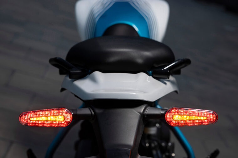 royal-enfield-guerrilla-450-2024-detalles - 8