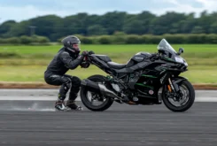 record Kawasaki Ninja H2 SX Jonnie Davies 3.webp