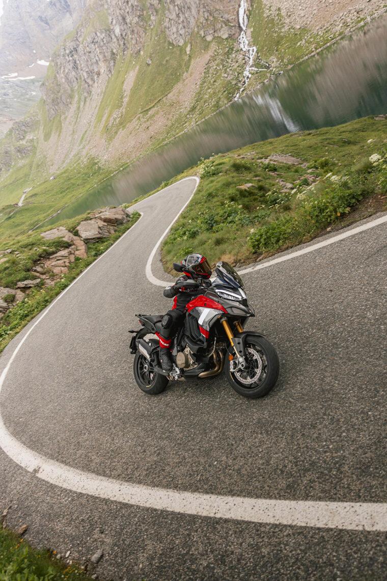 Ducati-Multistrada-V4-Pikes-Peak-2025-accion10