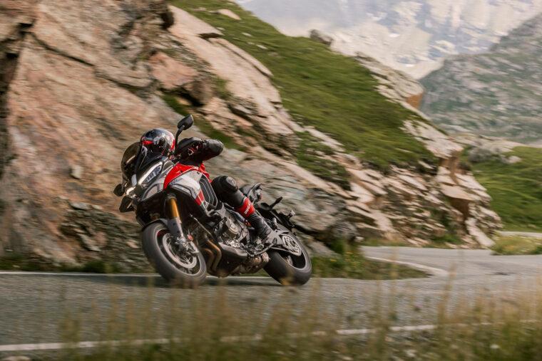 Ducati-Multistrada-V4-Pikes-Peak-2025-accion12
