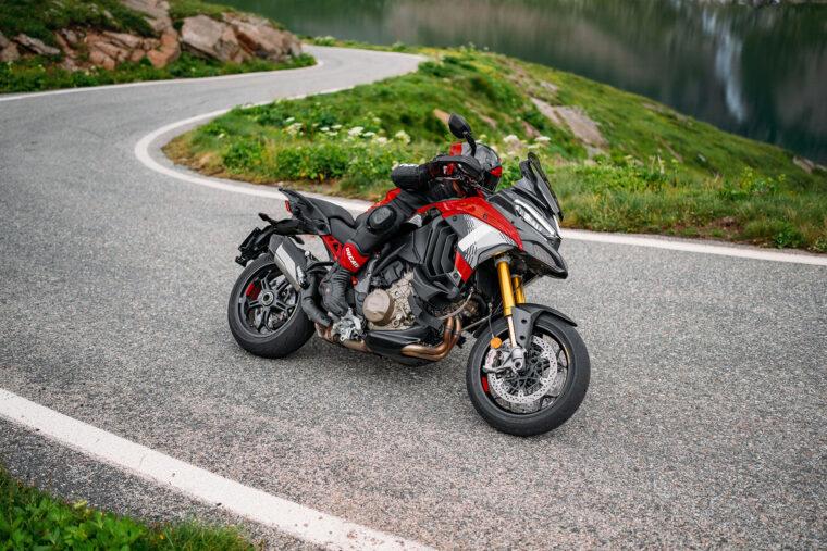 Ducati-Multistrada-V4-Pikes-Peak-2025-accion30