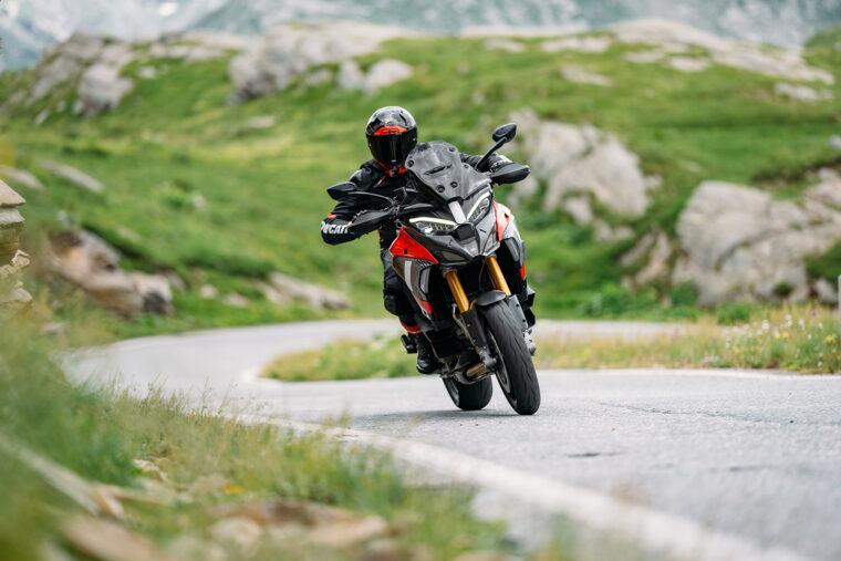 Ducati-Multistrada-V4-Pikes-Peak-2025-accion36