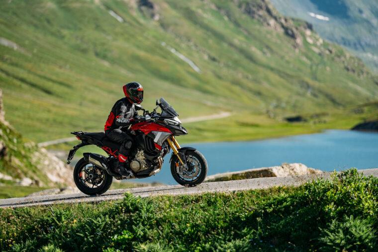 Ducati-Multistrada-V4-Pikes-Peak-2025-accion56