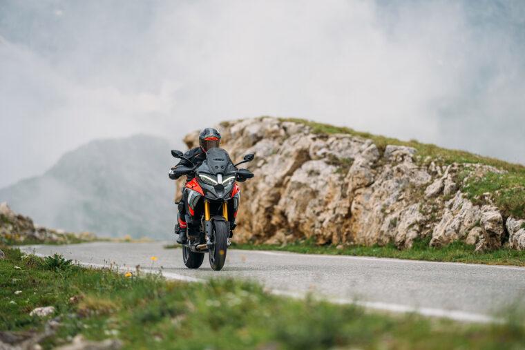 Ducati-Multistrada-V4-Pikes-Peak-2025-accion58