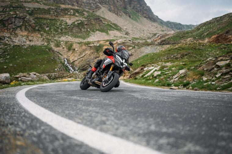 Ducati-Multistrada-V4-Pikes-Peak-2025-accion63