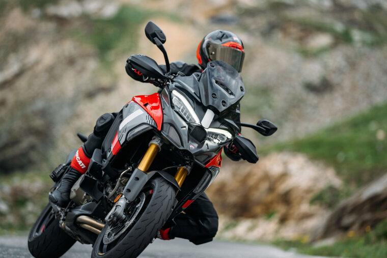 Ducati-Multistrada-V4-Pikes-Peak-2025-accion64