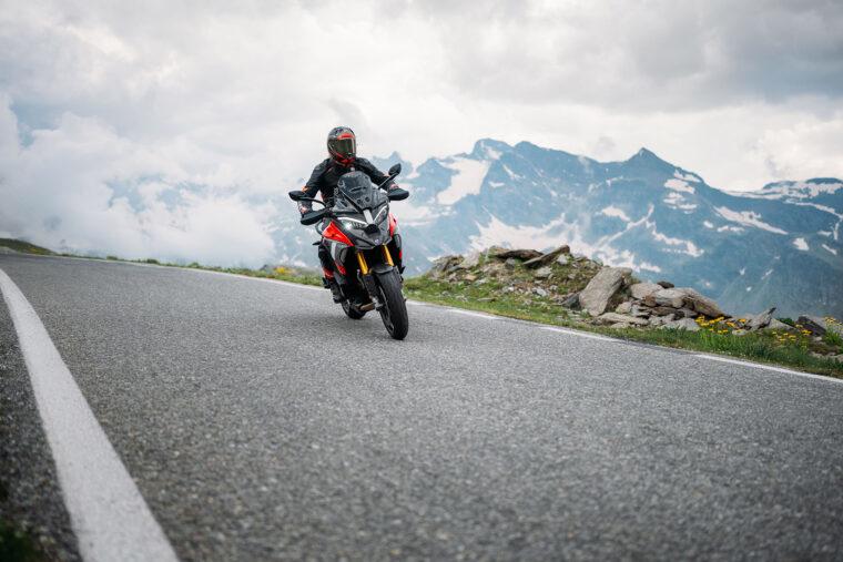 Ducati-Multistrada-V4-Pikes-Peak-2025-accion68