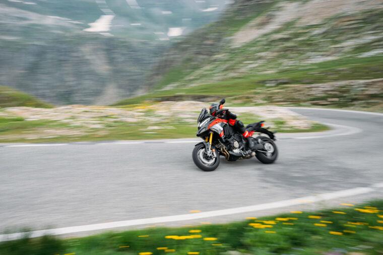 Ducati-Multistrada-V4-Pikes-Peak-2025-accion69