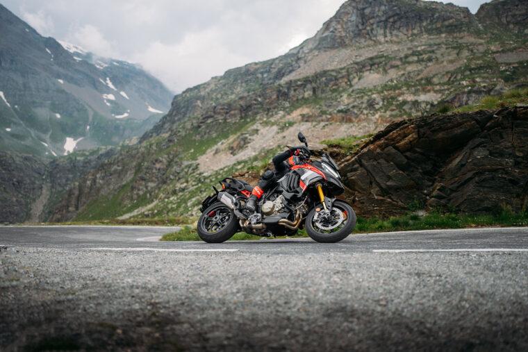 Ducati-Multistrada-V4-Pikes-Peak-2025-accion73