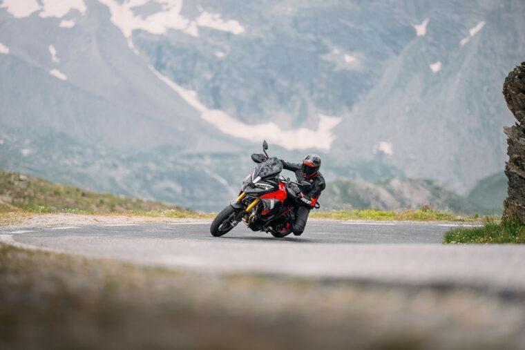 Ducati-Multistrada-V4-Pikes-Peak-2025-accion77