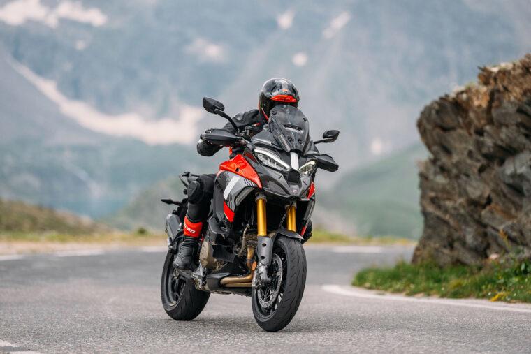 Ducati-Multistrada-V4-Pikes-Peak-2025-accion78