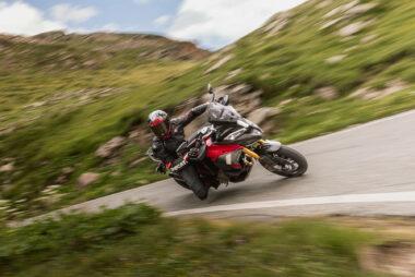 Ducati Multistrada V4 Pikes Peak 2025 accion9
