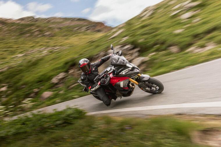 Ducati-Multistrada-V4-Pikes-Peak-2025-accion9