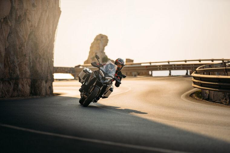 Ducati-Multistrada-V4-S-2025-accion2