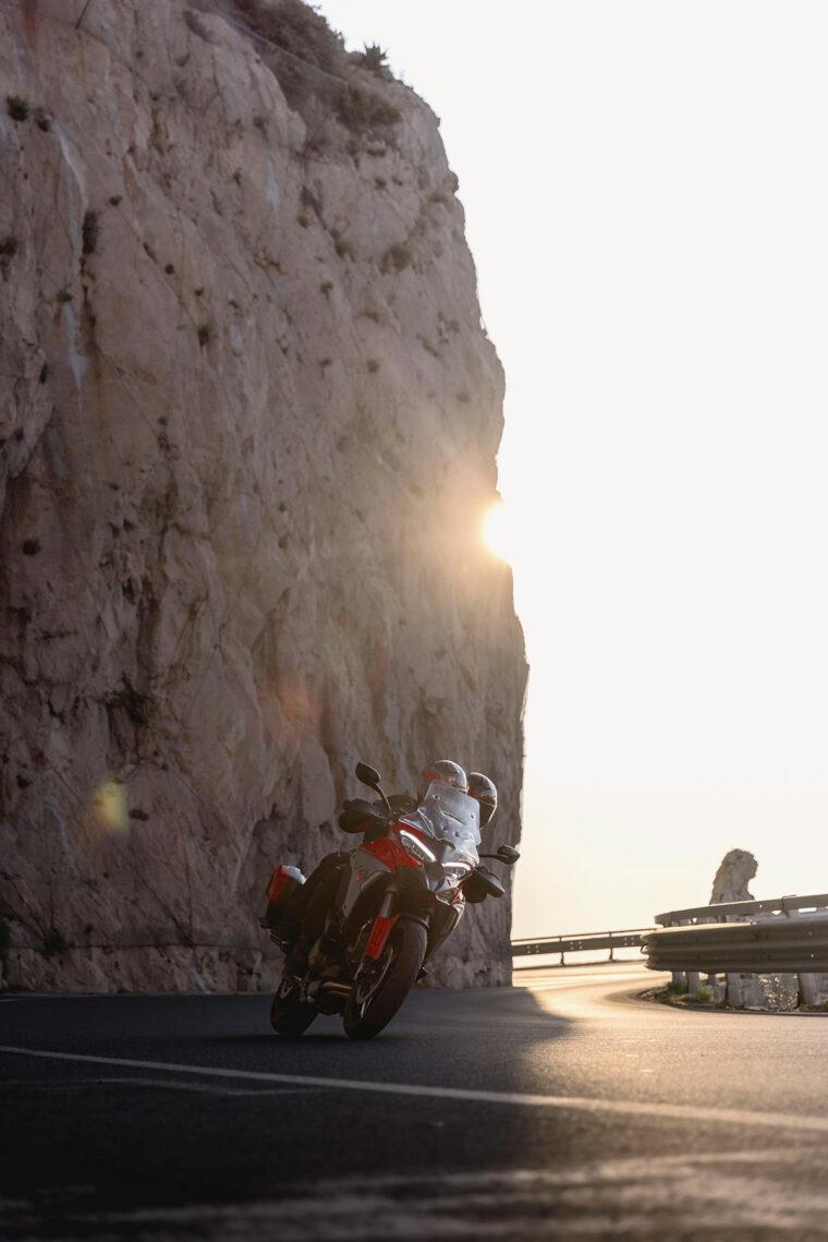 Ducati-Multistrada-V4-S-2025-accion28