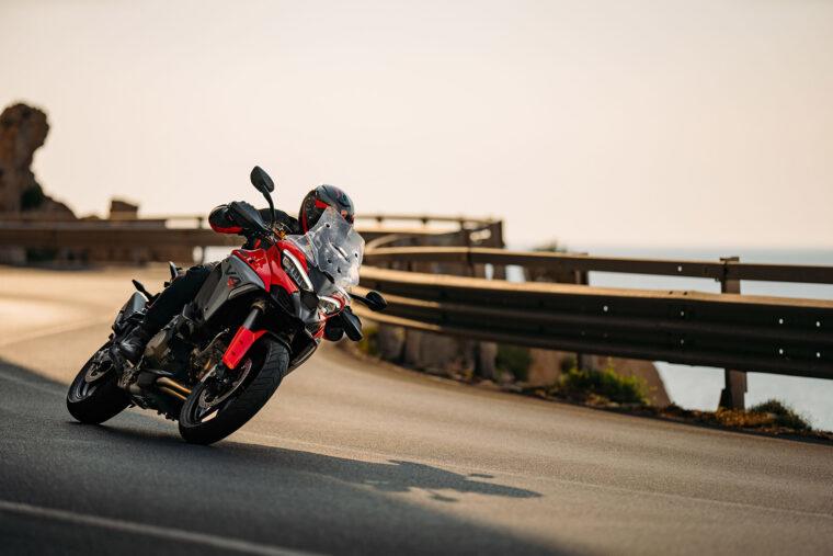 Ducati-Multistrada-V4-S-2025-accion3