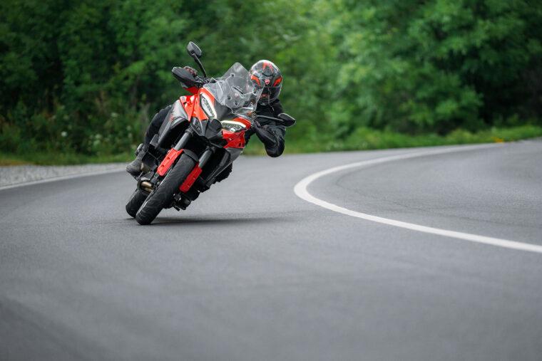 Ducati-Multistrada-V4-S-2025-accion35