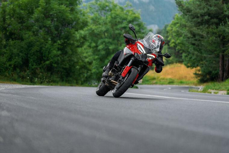 Ducati-Multistrada-V4-S-2025-accion36
