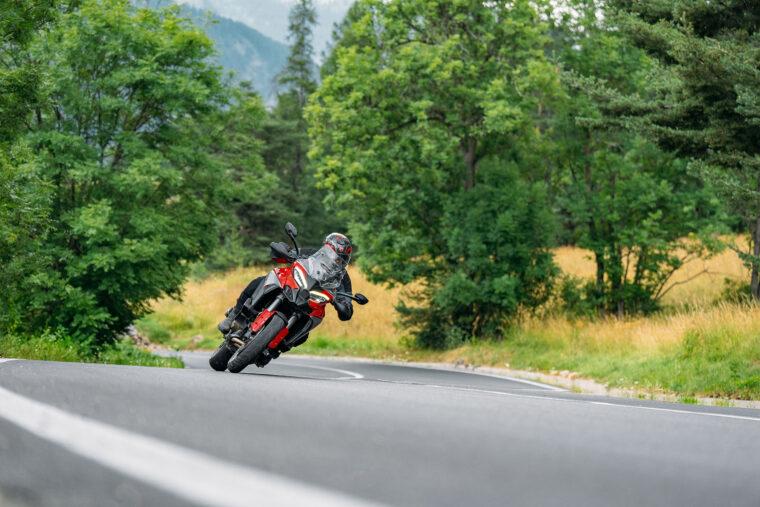 Ducati-Multistrada-V4-S-2025-accion38