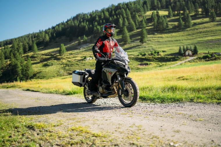 Ducati-Multistrada-V4-S-2025-accion56