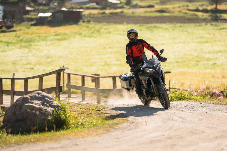 Ducati-Multistrada-V4-S-2025-accion63