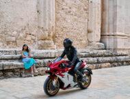 MV Agusta revoluciona el Festival Internacional de Cine de Venecia 9 MV Agusta Beauty is not a.Sin MV Agusta Superveloce 1000 Serie Oro2