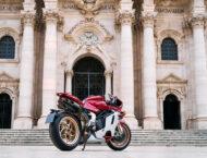 MV Agusta revoluciona el Festival Internacional de Cine de Venecia 10 MV Agusta Beauty is not a.Sin MV Agusta Superveloce 1000 Serie Oro5