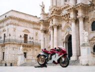MV Agusta revoluciona el Festival Internacional de Cine de Venecia 11 MV Agusta Beauty is not a.Sin MV Agusta Superveloce 1000 Serie Oro6