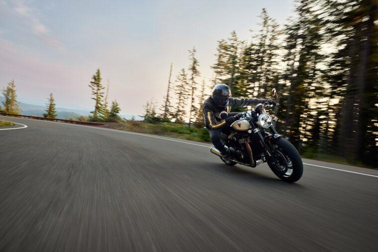 Triumph-Speed-Twin-1200-2025-accesorios-accion4