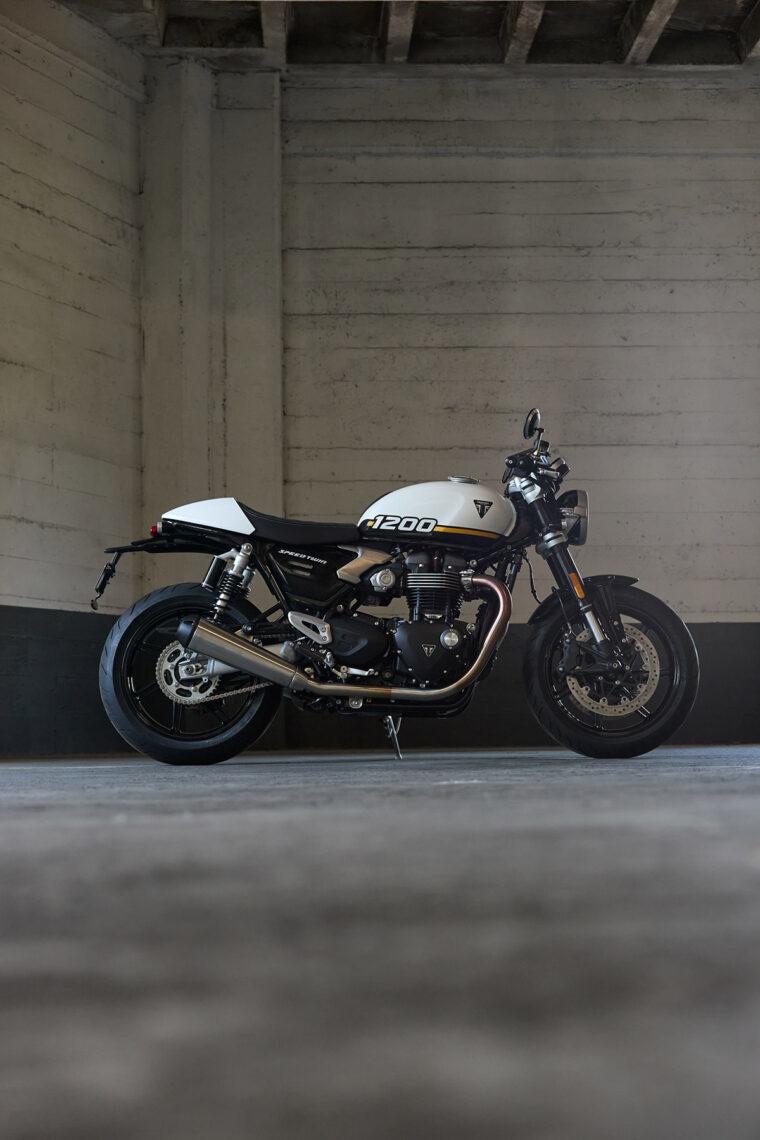 Triumph-Speed-Twin-1200-2025-accesorios-estaticas3