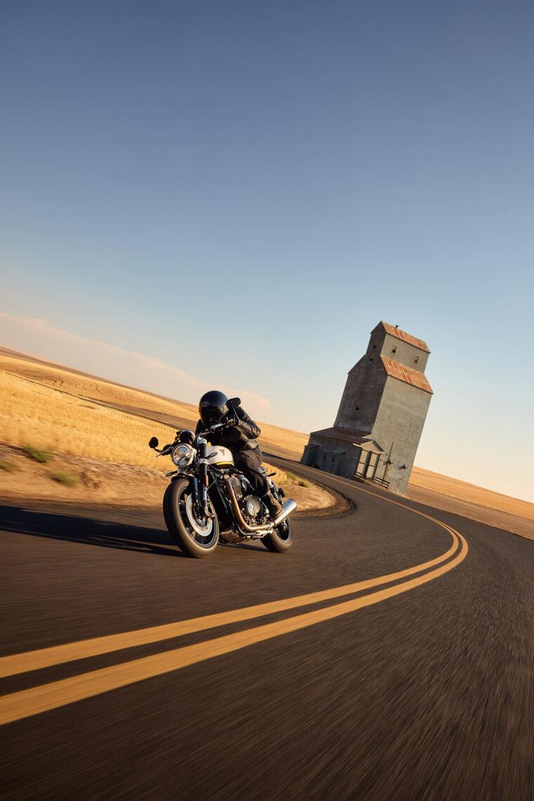 Triumph-Speed-Twin-1200-2025-accion8