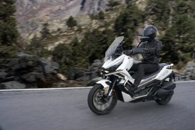 Zontes 368G 2025 accion 1