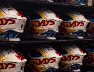 airoh aviator 3 edicion especial isde 2024 españa (1)