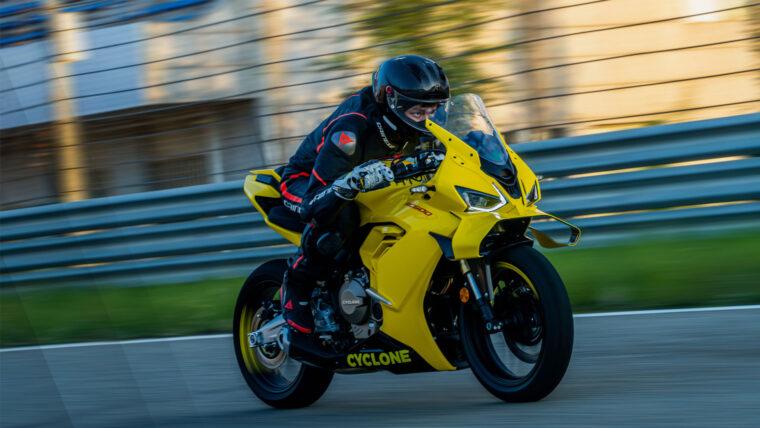 Cyclone RC 600 Centennial Legend 1