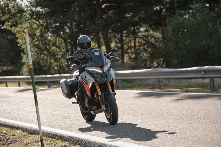 Ducati-Multistrada-V4-RS-Arai-Quantic-Xtreme-Challenge-opinion-16
