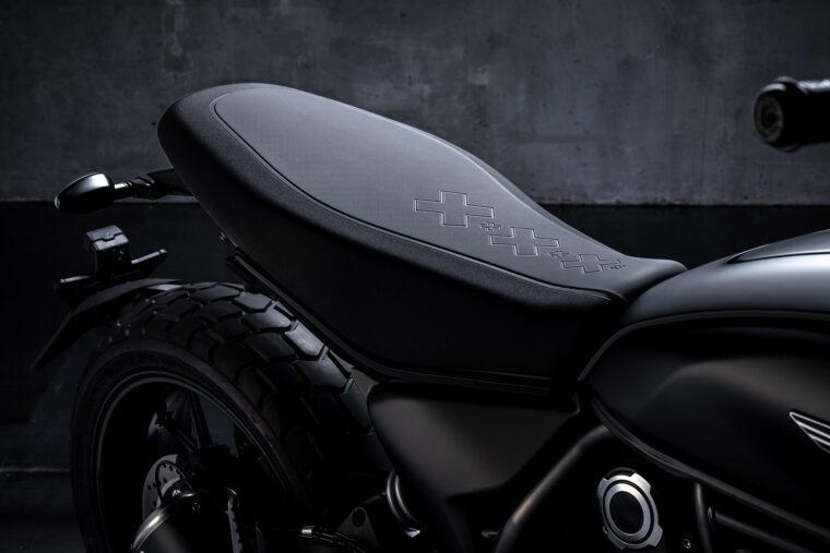 Ducati-Scrambler-Icon-Dark-2025-detalles3