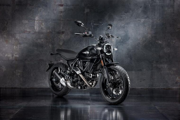 Ducati-Scrambler-Icon-Dark-2025-estudio1