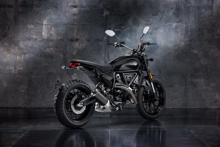 Ducati-Scrambler-Icon-Dark-2025-estudio3