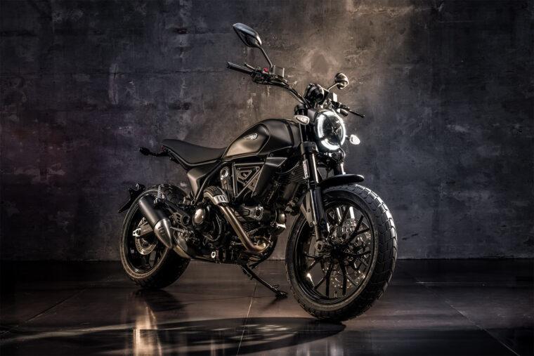 Ducati-Scrambler-Icon-Dark-2025-estudio5