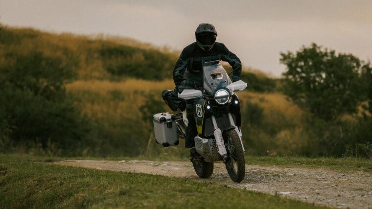 Husqvarna-Norden-901-Expedition-2025-accion14