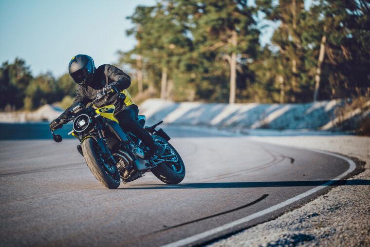 Husqvarna-Vitpilen-801-2025-accion22